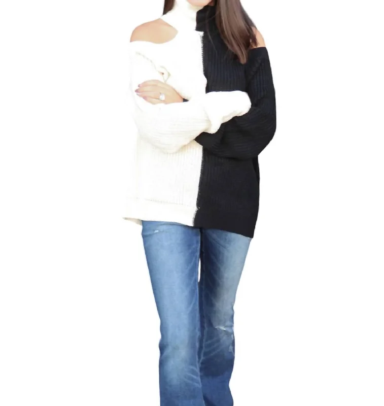 I'll Get It Now Top Sweater In Ivory/black Slim Fit Regular Fit Oversized