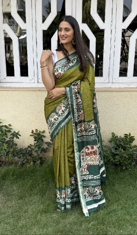 Women Party Wear Printed Creape Silk Saree with Un Stitched Blouse Casual Relaxed Blouse