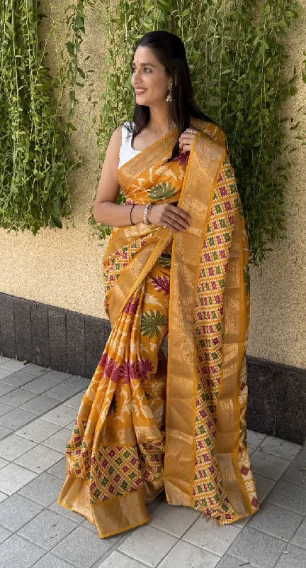 Women Party Wear Jari Weaving Worked Dhola Silk Saree with Un Stitched Blouse Slim Fit Blouse