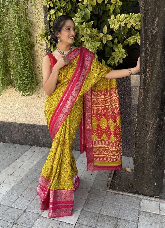 Women Party Wear Bandhej Print Dhola Silk Saree with Un Stitched Blouse Loose Fit Blouse