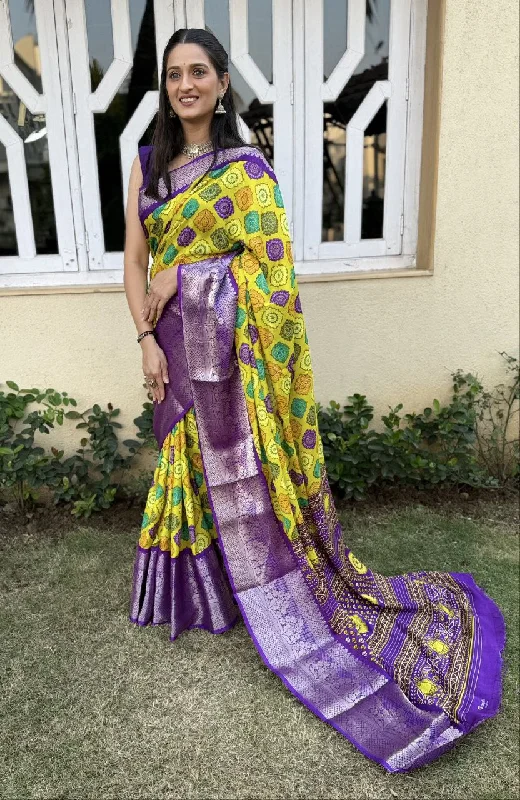 Women Party Wear Printed Dhola Silk Saree with Un Stitched Blouse Balloon Sleeve Blouse