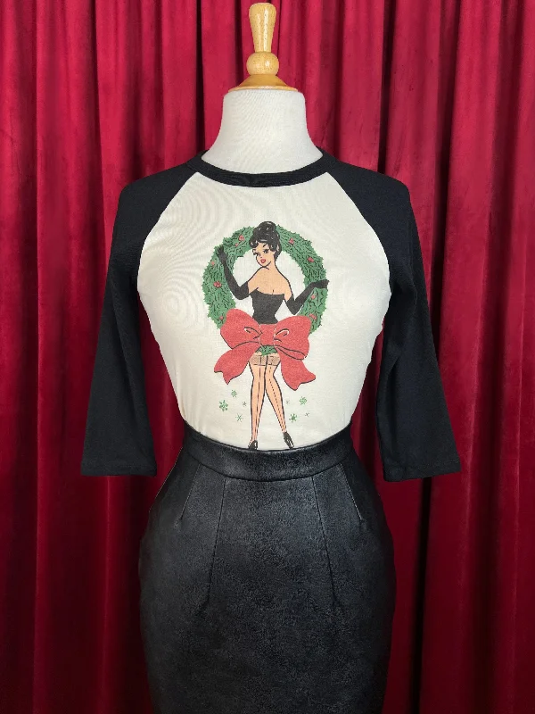 Wreath of Joy Cropped Baby 3/4 Raglan tee in Natural/Black Chenille Fabric Brocade Fabric Lace Fabric Wreath of Joy Cropped Baby 3/4 Raglan tee in Natural/Black Chenille Fabric Brocade Fabric Lace Fabric