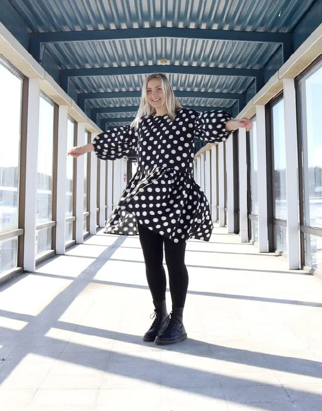 Flirty Dress with Puff Sleeves Polka Dots